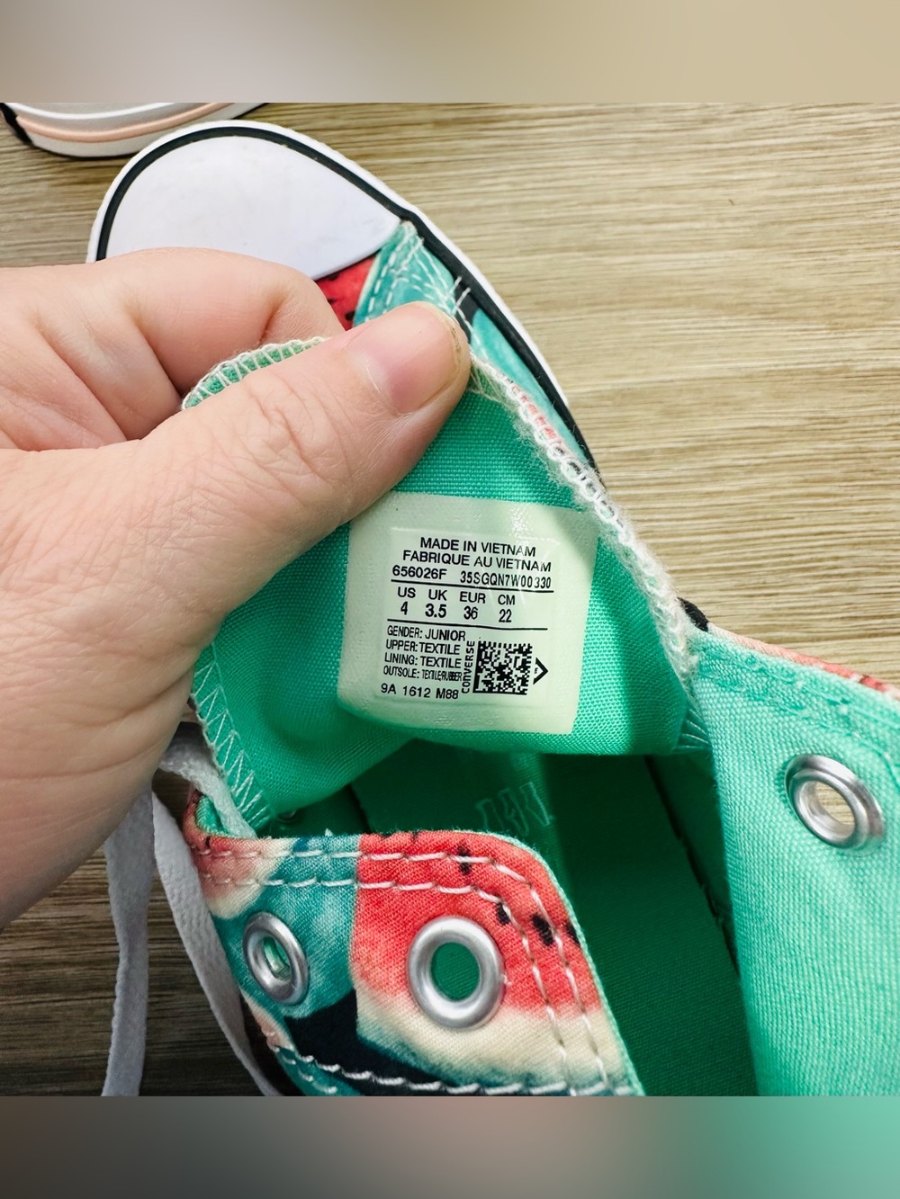 Converse watermelon youth size 4 - Picture 2 of 5